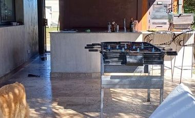 VENTA IMPECABLE PROPIEDAD EN EL BARRIO PRIVADO MONET. LOS CARDALES