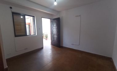 AV. Silvano Bores 1º Cuadra- Dpto de 3 dormotiorios, baño y cocinalavadero. Muy buenas condiciones