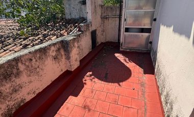 Venta Casa 5 Ambientes con Patio y Garaje en Temperley.