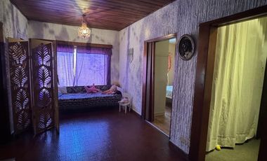 Venta Casa 5 Ambientes con Patio y Garaje en Temperley.