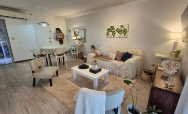 IMPERDIBLE DEPARTAMENTO EN VENTA DE 2 DORMITORIOS CON PISCINA Y JARDÍN DE USO EXCLUSIVO.-
