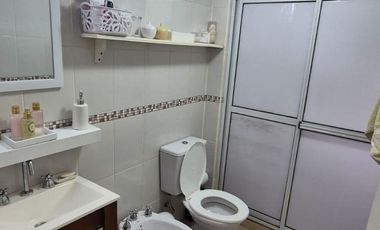 IMPERDIBLE DEPARTAMENTO EN VENTA DE 2 DORMITORIOS CON PISCINA Y JARDÍN DE USO EXCLUSIVO.-