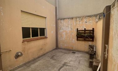 Alquiler 2 Ambientes con Patio en Banfield.