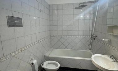 Alquiler 2 Ambientes con Patio en Banfield.