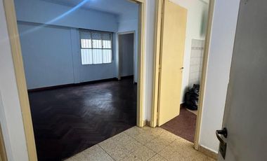 Alquiler 2 Ambientes con Patio en Banfield.