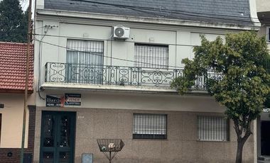 Alquiler 2 Ambientes con Patio en Banfield.