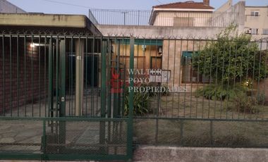 Venta casa 3 dorm, parrilla, garaje, excelente ubicacion, Ezpeleta centro.