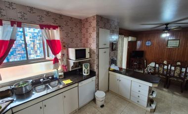 IMPERDIBLE PISO EN VENTA DE 270M2 APROX EN PLENO CENTRO DE LA CIUDAD DE POSADAS.-
