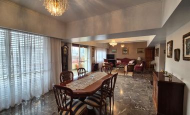 IMPERDIBLE PISO EN VENTA DE 270M2 APROX EN PLENO CENTRO DE LA CIUDAD DE POSADAS.-