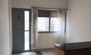 Departamento en alquiler en Merlo Sur