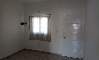 Casa en alquiler en Ramos Mejia Sur