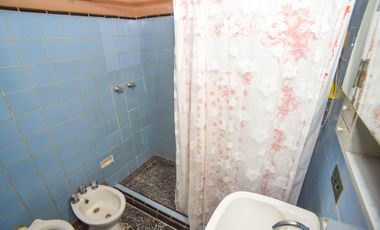 CASA A RESTAURAR A LA VENTA !!