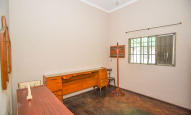 CASA A RESTAURAR A LA VENTA !!
