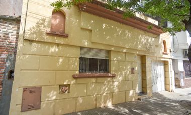 CASA A RESTAURAR A LA VENTA !!