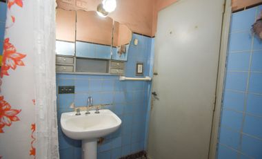 CASA A RESTAURAR A LA VENTA !!