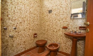 CASA A RESTAURAR A LA VENTA !!