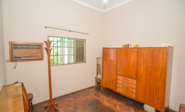 CASA A RESTAURAR A LA VENTA !!