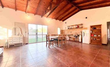 CASA DE DOS DORMITORIOS - VENTA - OLIVEROS