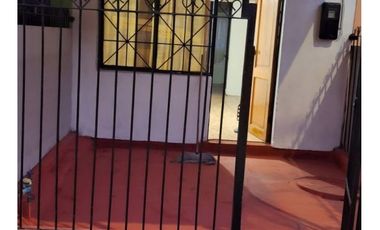 Se Arrienda Casa De 2 Pisos En Villa El Alamo, Melipilla