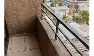 Se Arrienda Depto De 3 Dormitorios 1 Baño, En Metro Quinta N