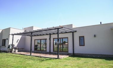 Casa En Venta En Mercedes, Talca