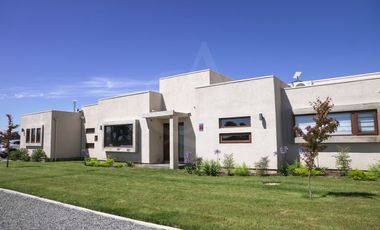 Casa En Venta En Mercedes, Talca