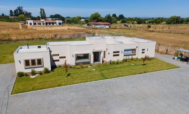 Casa En Venta En Mercedes, Talca