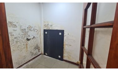 Excelente Local Comercial Pleno Centro De Santiago