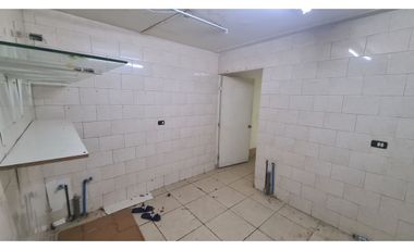 Excelente Local Comercial Pleno Centro De Santiago