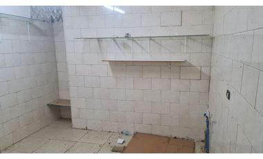 Excelente Local Comercial Pleno Centro De Santiago
