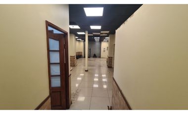 Excelente Local Comercial Pleno Centro De Santiago