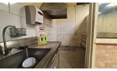 Excelente Local Comercial Pleno Centro De Santiago