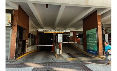 Hogares Arrienda Amplia Bodega Pleno Centro De Santiago