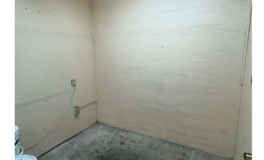 Hogares Arrienda Amplia Bodega Pleno Centro De Santiago