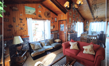 Hermosa Casa Esquina, con numerosas habitaciones.