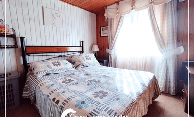 Hermosa Casa Esquina, con numerosas habitaciones.