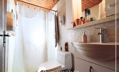 Hermosa Casa Esquina, con numerosas habitaciones.