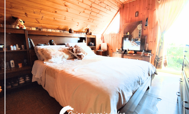 Hermosa Casa Esquina, con numerosas habitaciones.