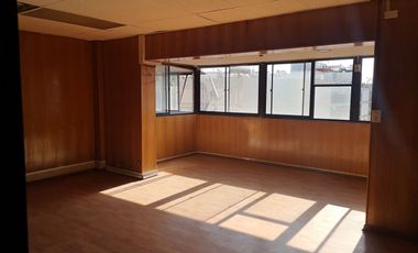 Amplia Oficina Remodelada De 354m2 Útiles, Huérfanos 786 - H