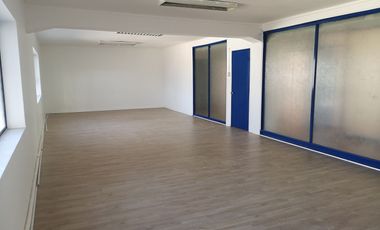 Amplia Oficina Remodelada De 354m2 Útiles, Huérfanos 786 - H