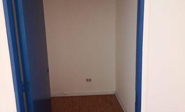 Amplia Oficina Remodelada De 354m2 Útiles, Huérfanos 786 - H