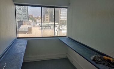 Amplia Oficina Remodelada De 354m2 Útiles, Huérfanos 786 - H