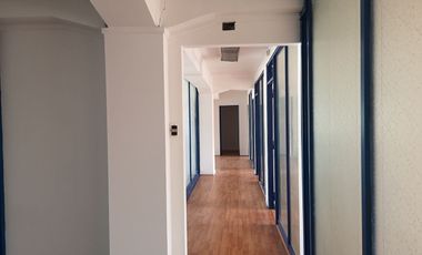 Amplia Oficina Remodelada De 354m2 Útiles, Huérfanos 786 - H