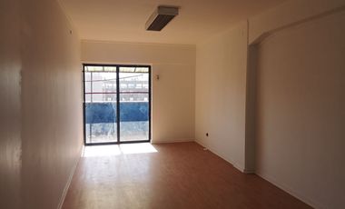 Amplia Oficina Remodelada De 354m2 Útiles, Huérfanos 786 - H