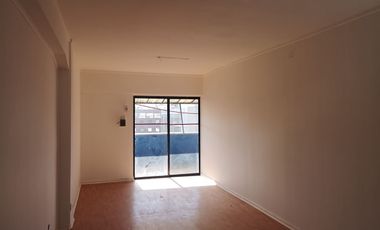 Amplia Oficina Remodelada De 354m2 Útiles, Huérfanos 786 - H