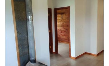 Hogares Vende Parcela De 5.000 M² Con 3 Casas En Sector Boqu