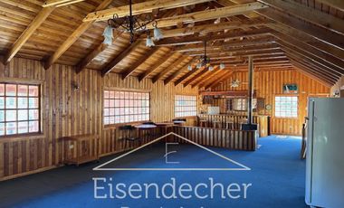 Cabañas equipadas, salón de juegos, eventos y piscina