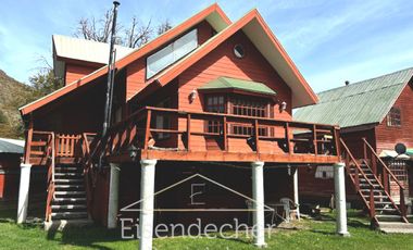 Cabañas equipadas, salón de juegos, eventos y piscina