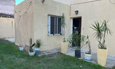 Casa Boulogne 3 ambientes + patio. Lote Propio.