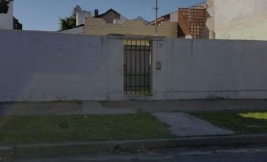 Venta casa 4 ambientes a reciclar en Ramos Mejía
